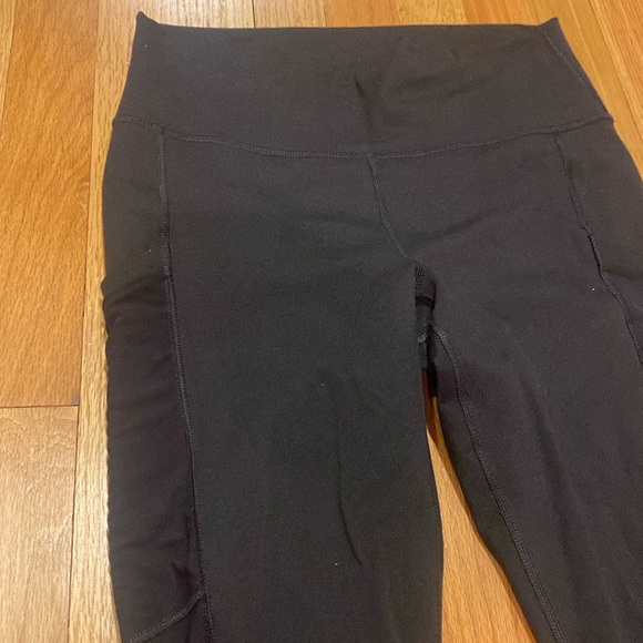 Fabletics power hold capris - Picture 2 of 4